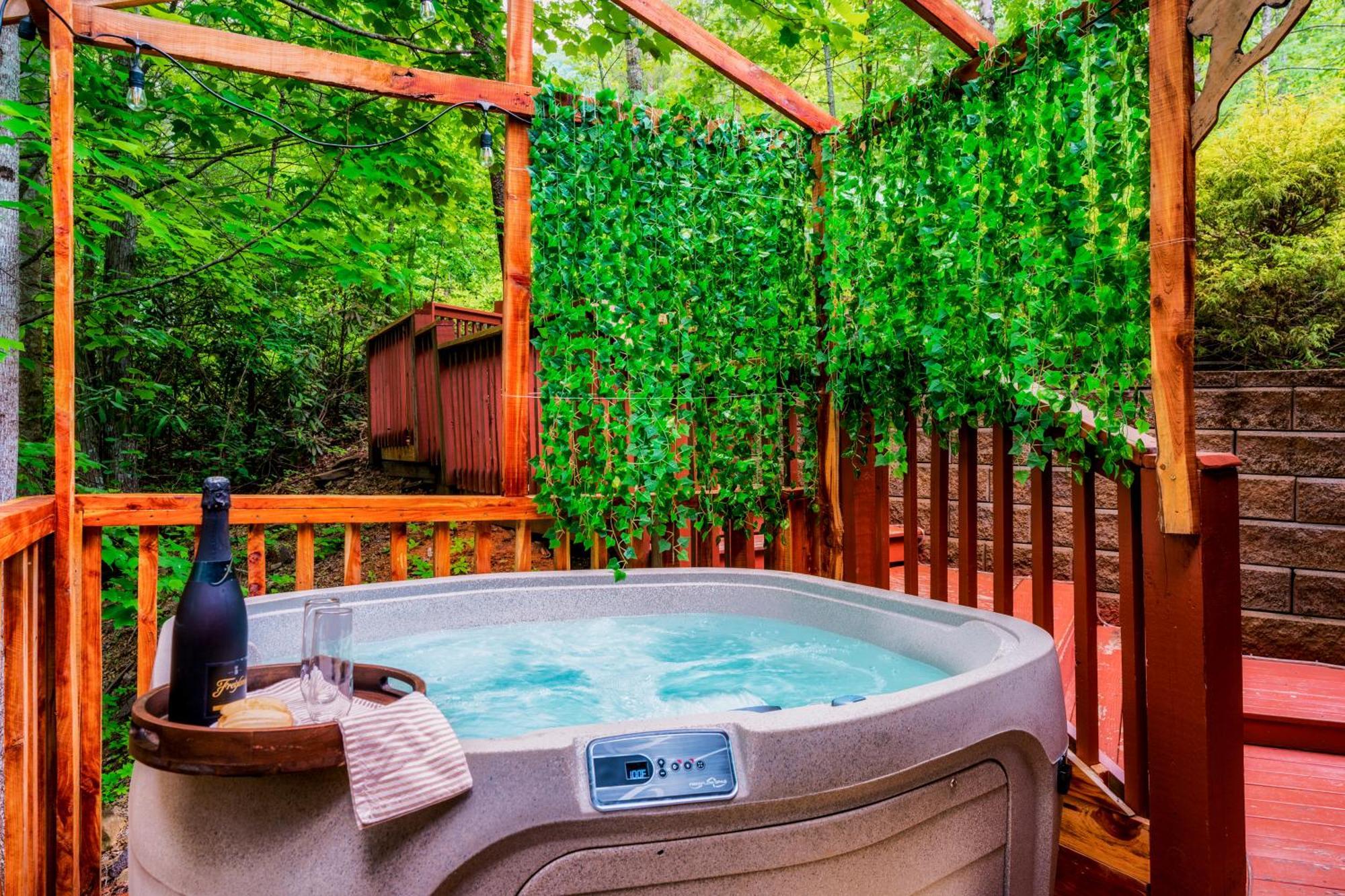 Cabin In A Gated Resort With Seasonal Resort Pool 비둘기 포지 외부 사진