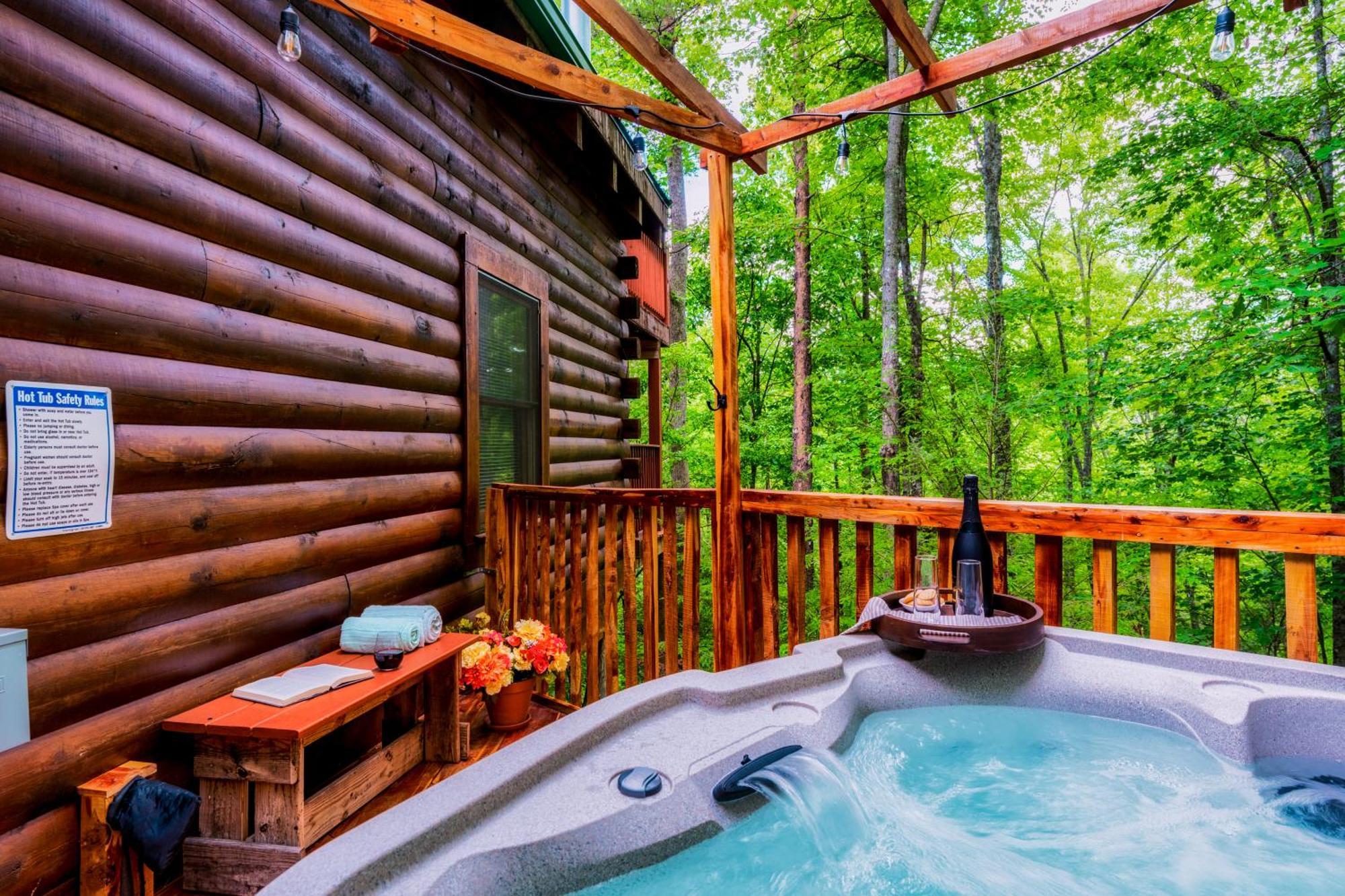 Cabin In A Gated Resort With Seasonal Resort Pool 비둘기 포지 외부 사진